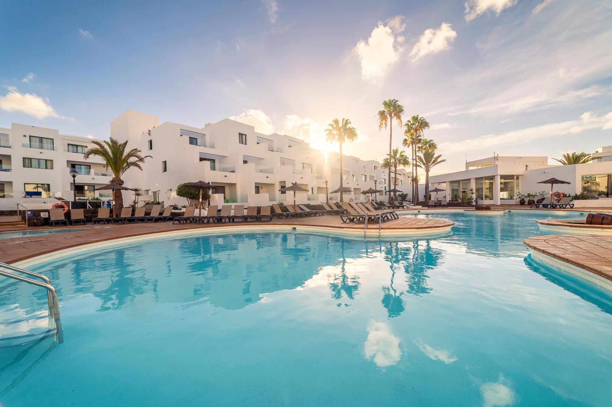 Apartamentos Galeon Playa Costa Teguise Eksteriør bilde