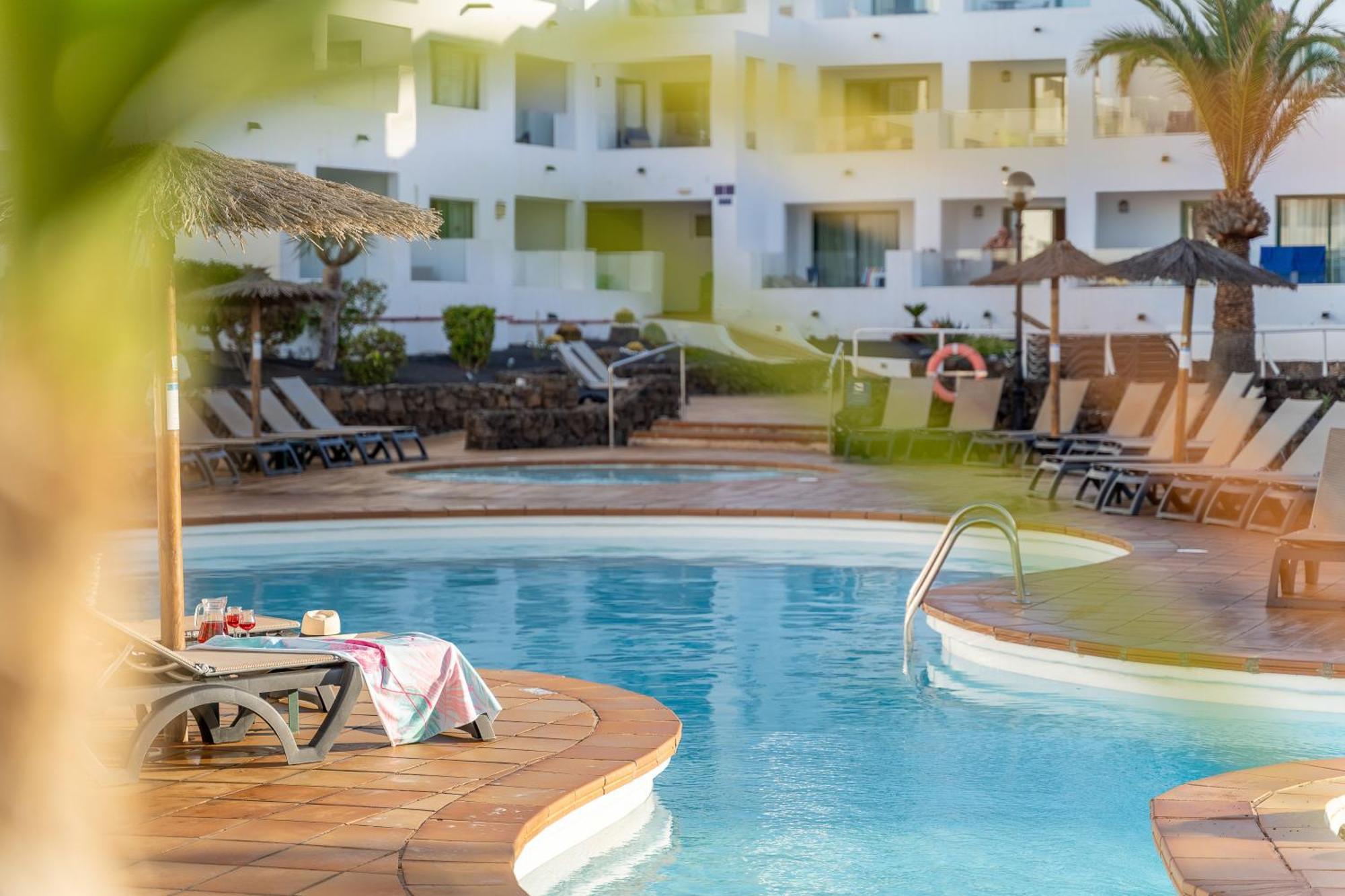 Apartamentos Galeon Playa Costa Teguise Eksteriør bilde